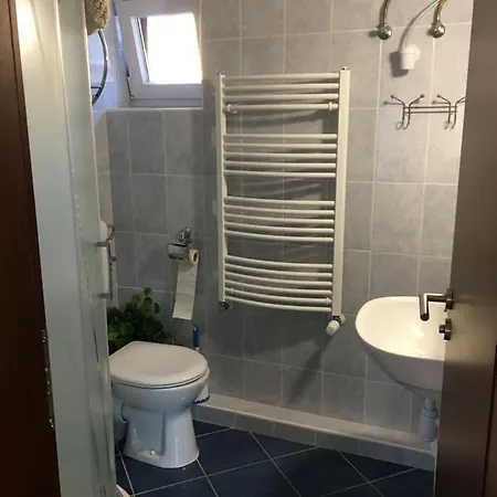 Vadrozsa Vendeghaz * شيوفوك