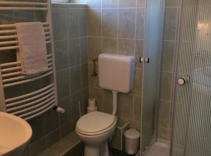 Vadrozsa Vendeghaz * Siófok